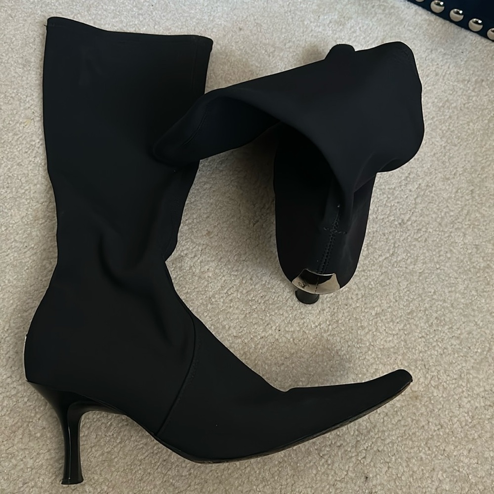 Donald J Pliner Couture
Vanity-D Crepe Elastic boots